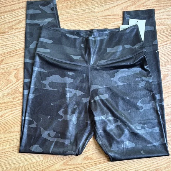 Nike Dri-FIT One Women's Mid-Rise Camo Leggings (Dark Smoke) - Picture 3 of 6